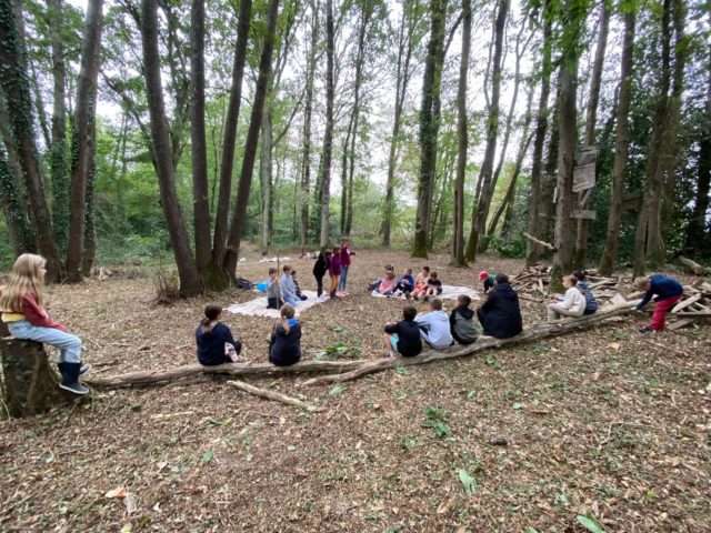 Lire la suite à propos de l’article Ecole dehors … et en forêt !